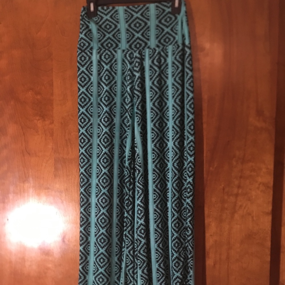 Flowy/flare bottoms